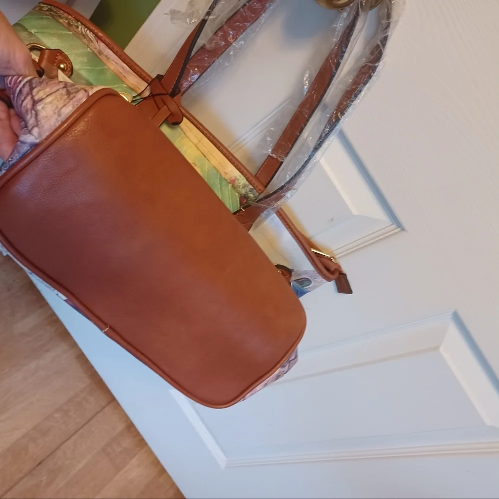 Gusto purse Vegs bag new with tags